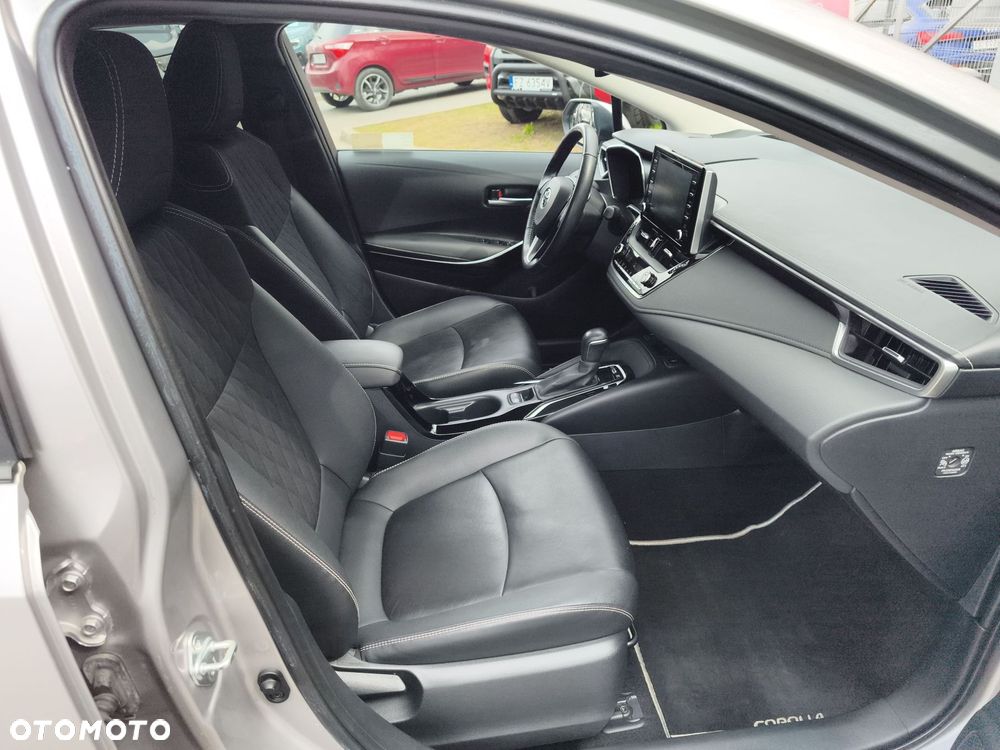 Toyota Corolla 1.8 Hybrid Executive - 9