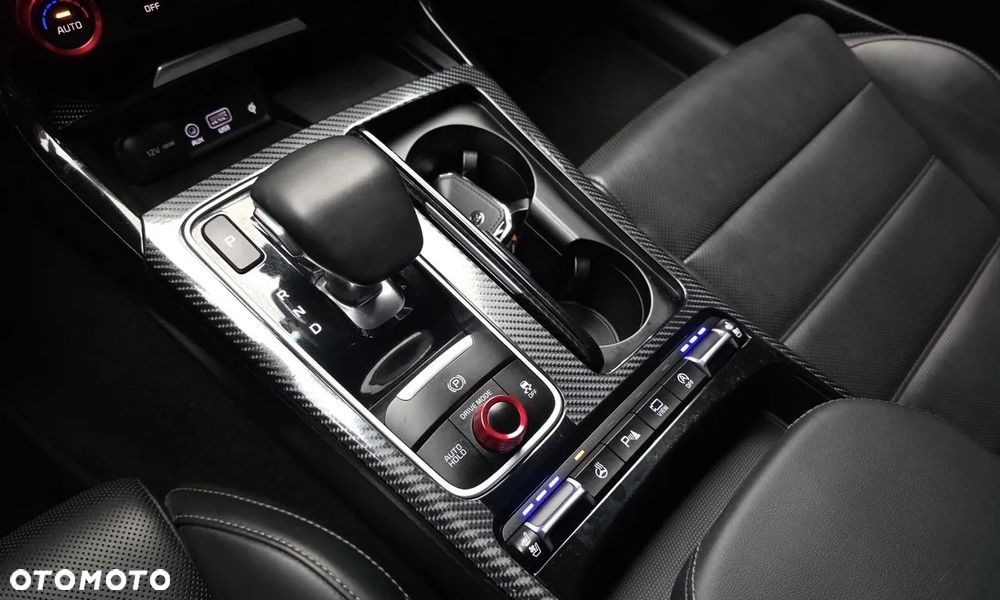 Kia Stinger - 13