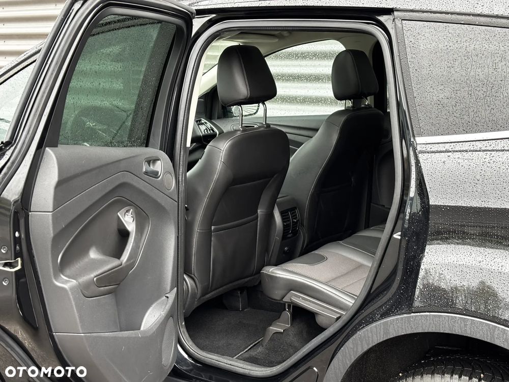 Ford Kuga 2.0 TDCi 2x4 Titanium - 36