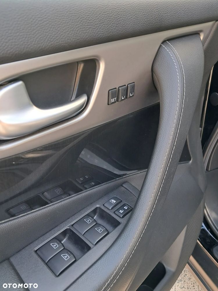 Infiniti FX - 9