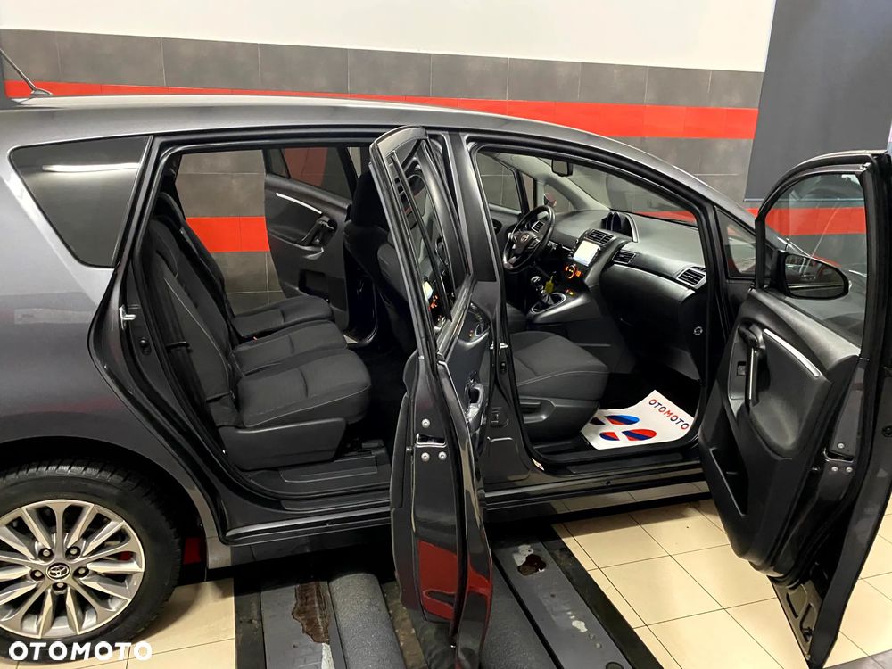 Toyota Verso 1.6 Active 7os - 18