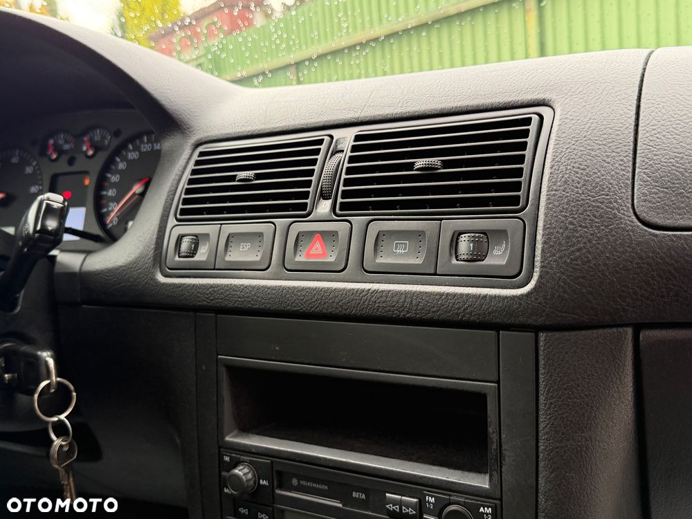 Volkswagen Golf - 22