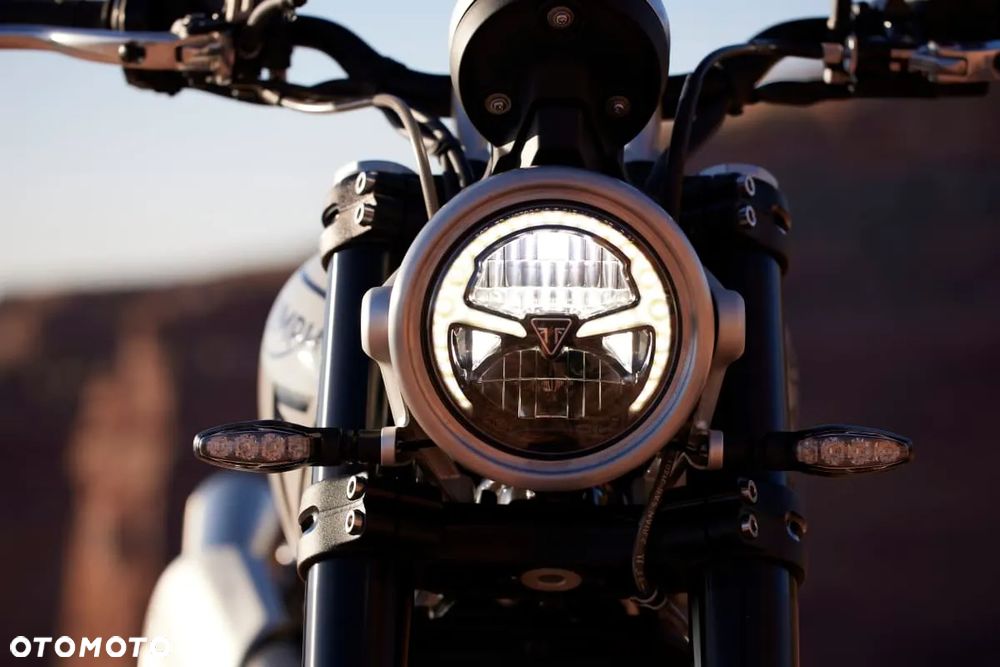 Triumph Scrambler - 19