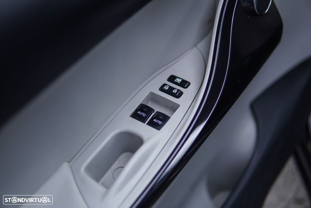 Toyota iQ 1.0 VVT-i 2 MultiDrive EP+NAVI+Bluetooth - 27