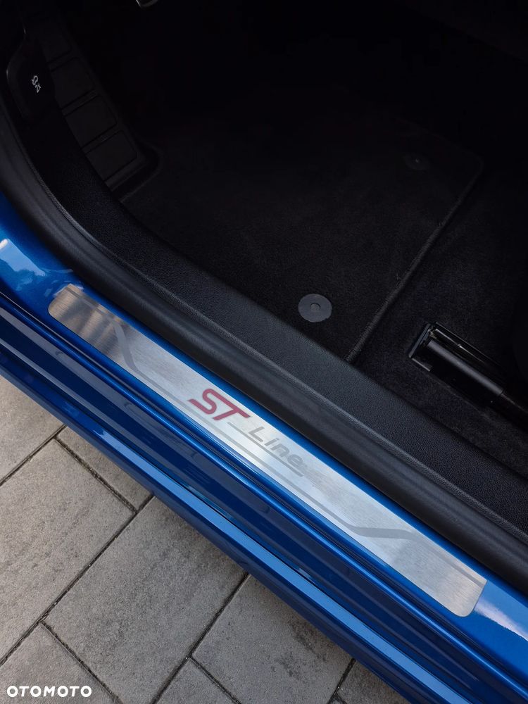 Ford Focus 1.0 EcoBoost Hybrid ST-LINE - 12