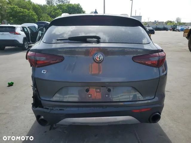 Alfa Romeo Stelvio 2.0 Turbo 16V AT8-Q4 Sprint - 8