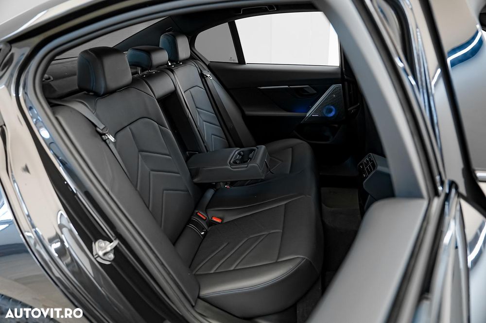 BMW Seria 5 530e Aut. - 22