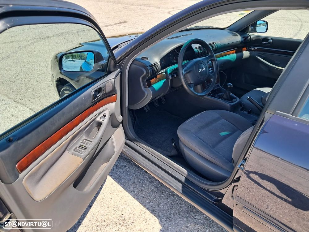 Audi A4 1.6 Plus - 11