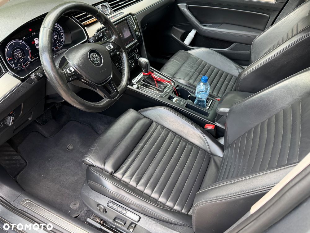 Volkswagen Passat - 24