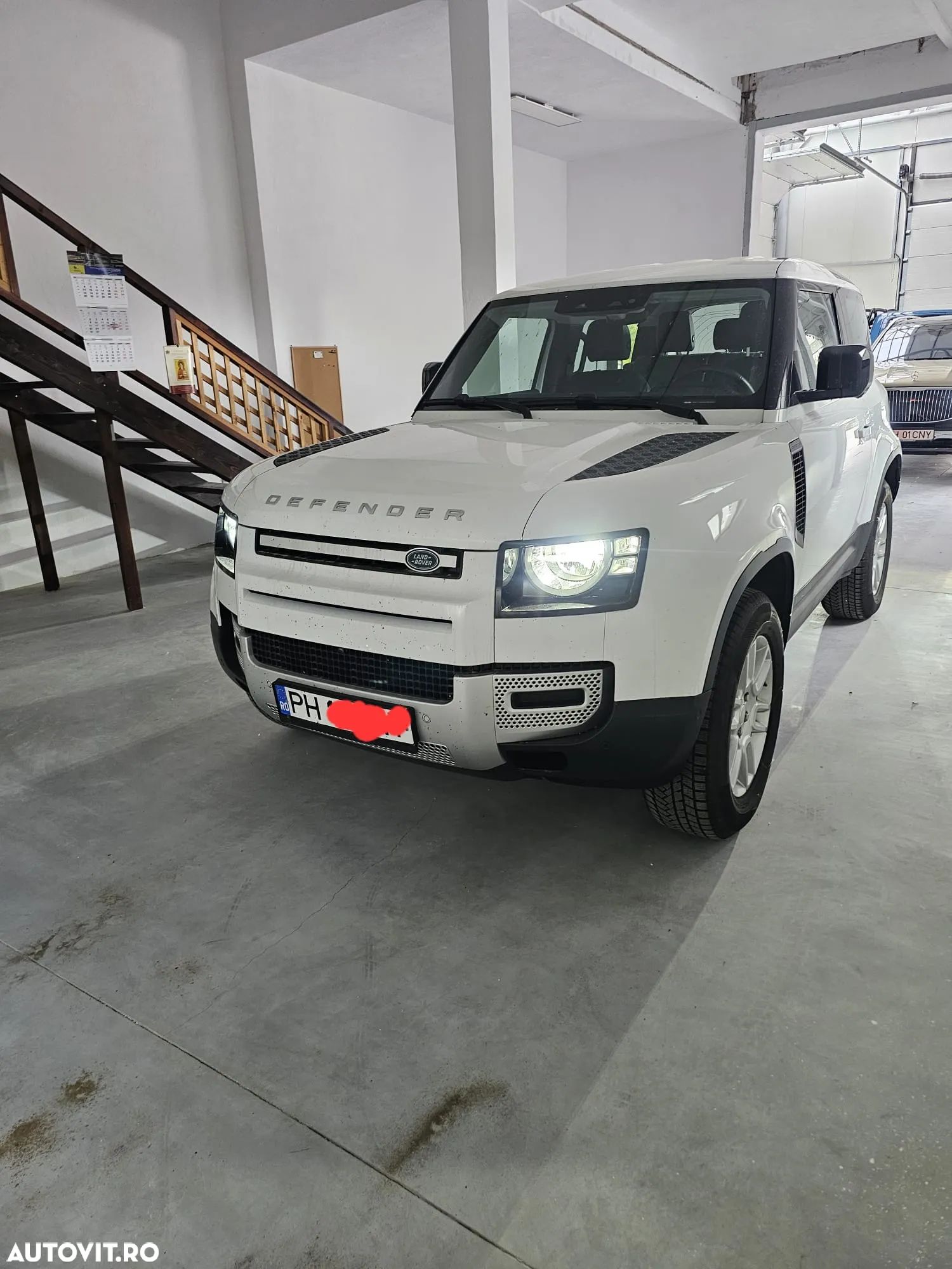 Land Rover Defender 90 2.0P 300 - 1