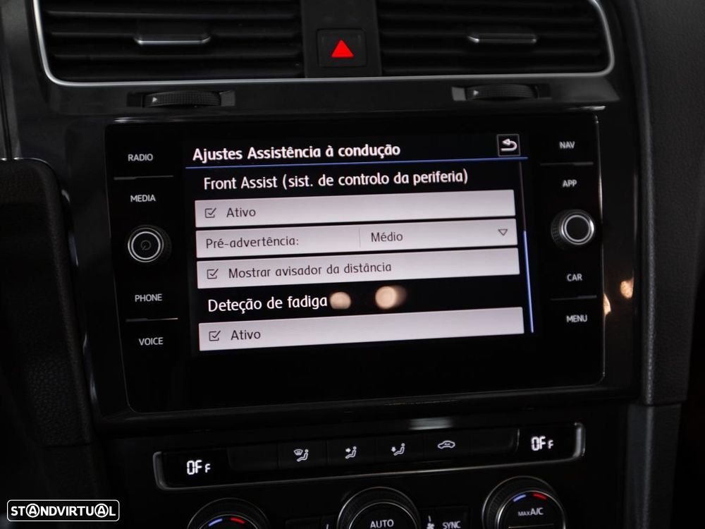 VW Golf Variant 1.6 TDi Confortline - 21