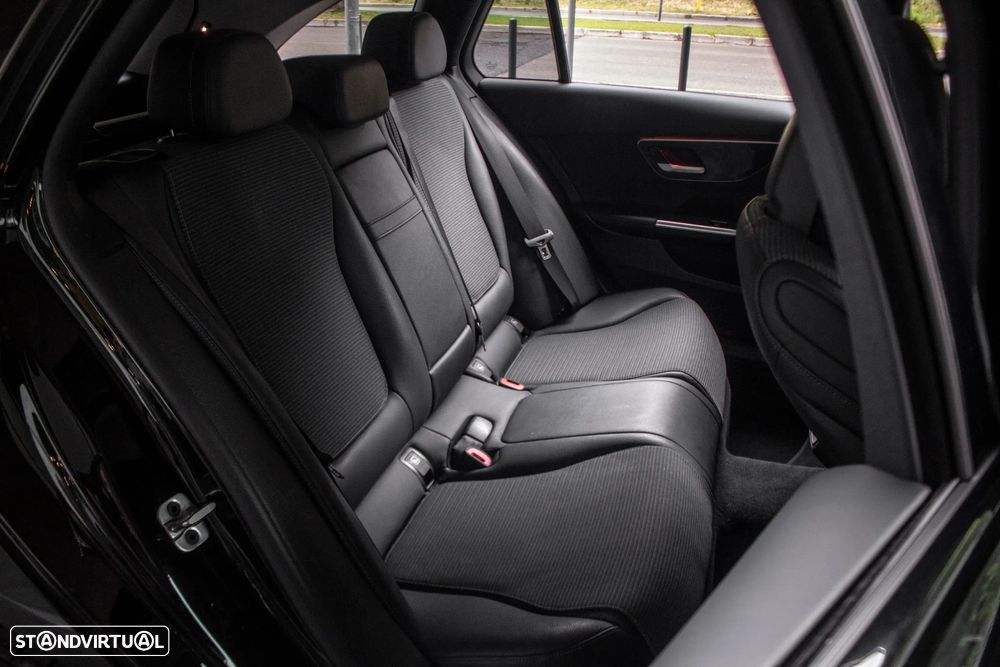 Mercedes-Benz C 300 e Avantgarde - 30