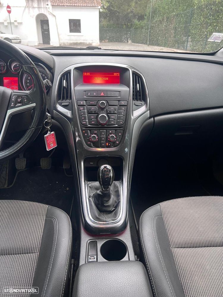 Opel Astra Sports Tourer - 10