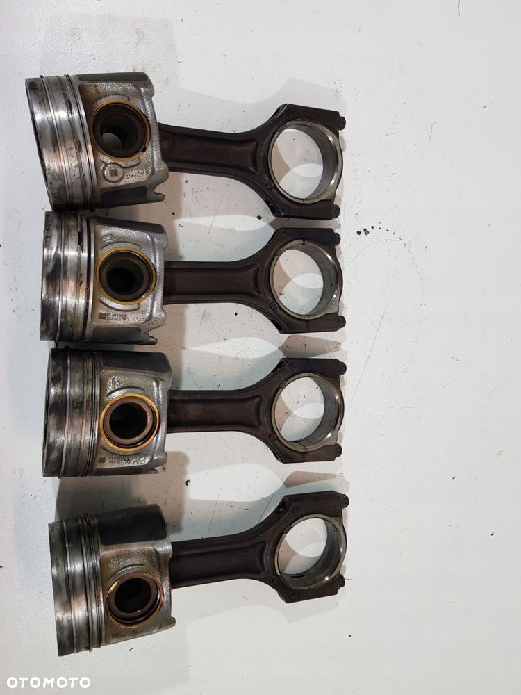 tłok z korbowodem bmw x5 f15 b47d20b 2.0d - 7