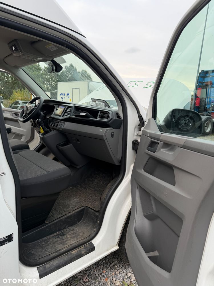 Volkswagen Transporter - 24