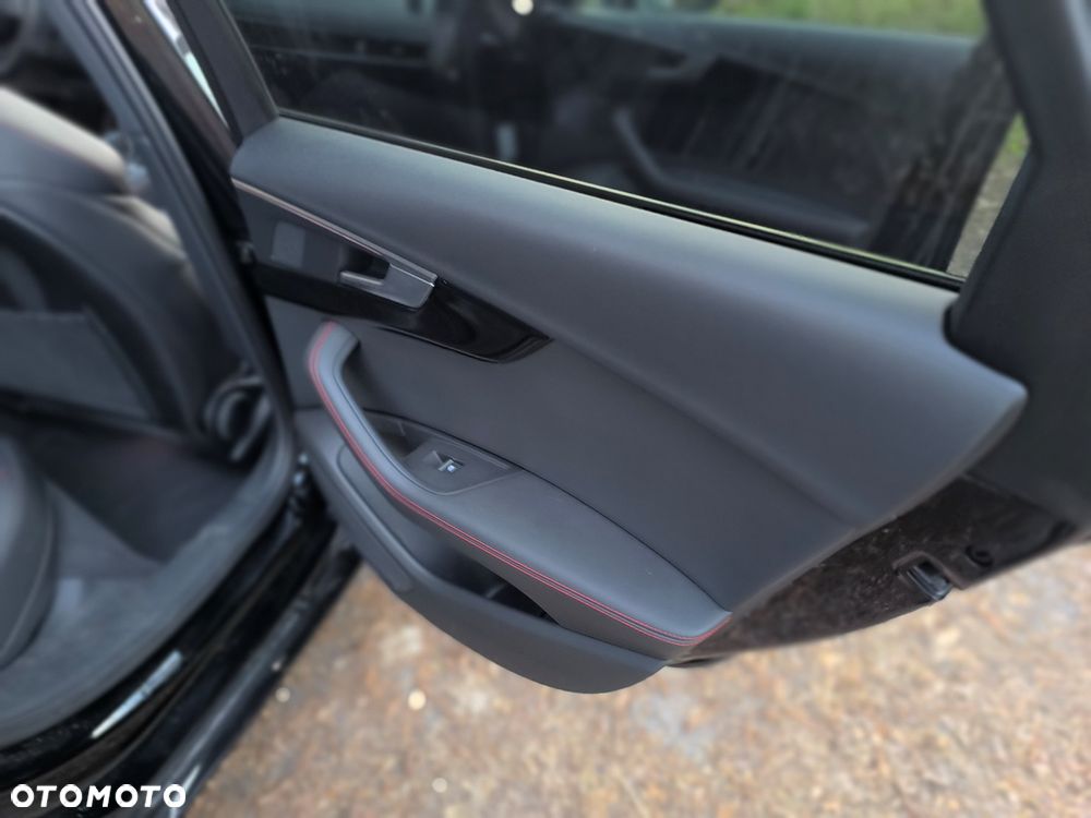 Audi A4 Avant 2.0 TFSI ultra Sport - 34