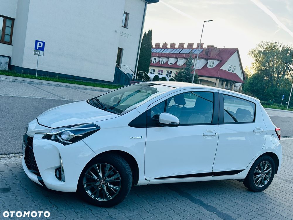 Toyota Yaris Hybrid 100 Premium EU6 - 16