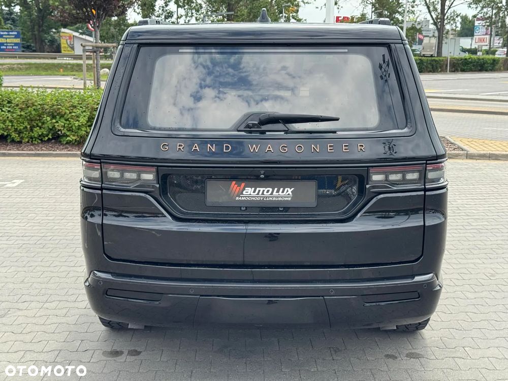 Jeep Grand Wagoneer - 21
