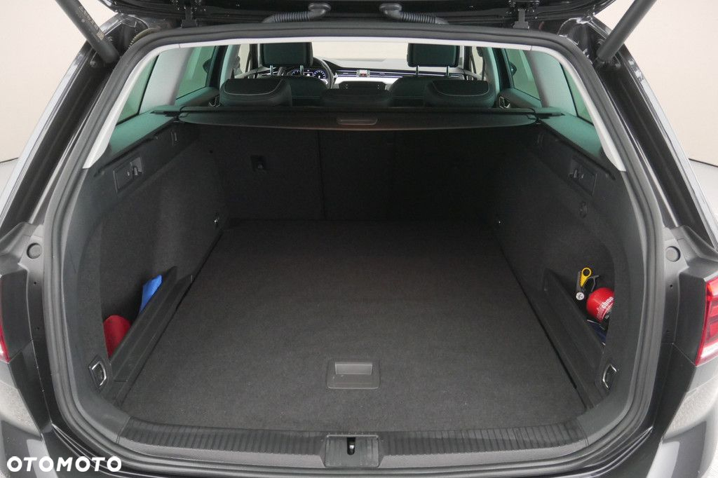 Volkswagen Passat 2.0 TDI Elegance DSG - 16