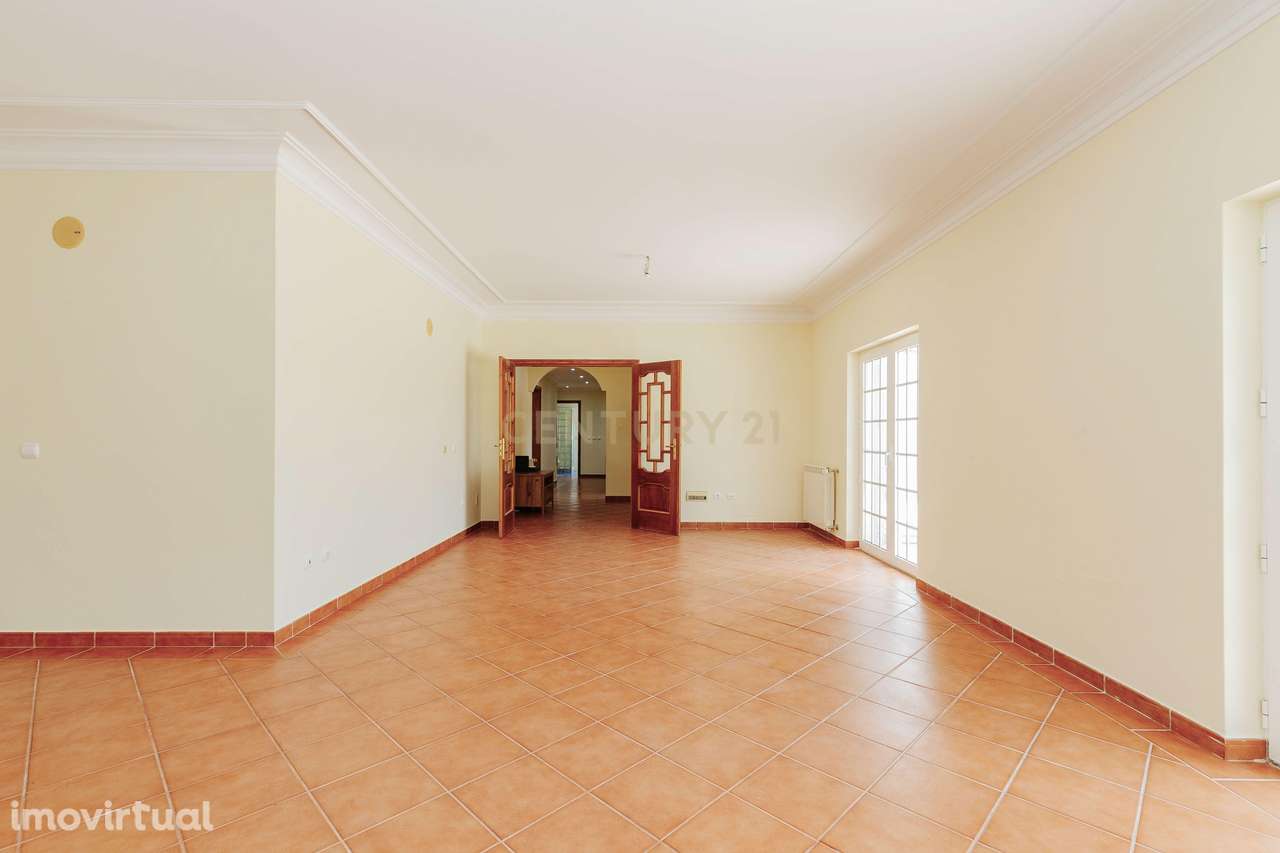 Moradia Térrea T4_Espaço, natureza e tranquilidade a poucos minutos de - Grande imagem: 5/40