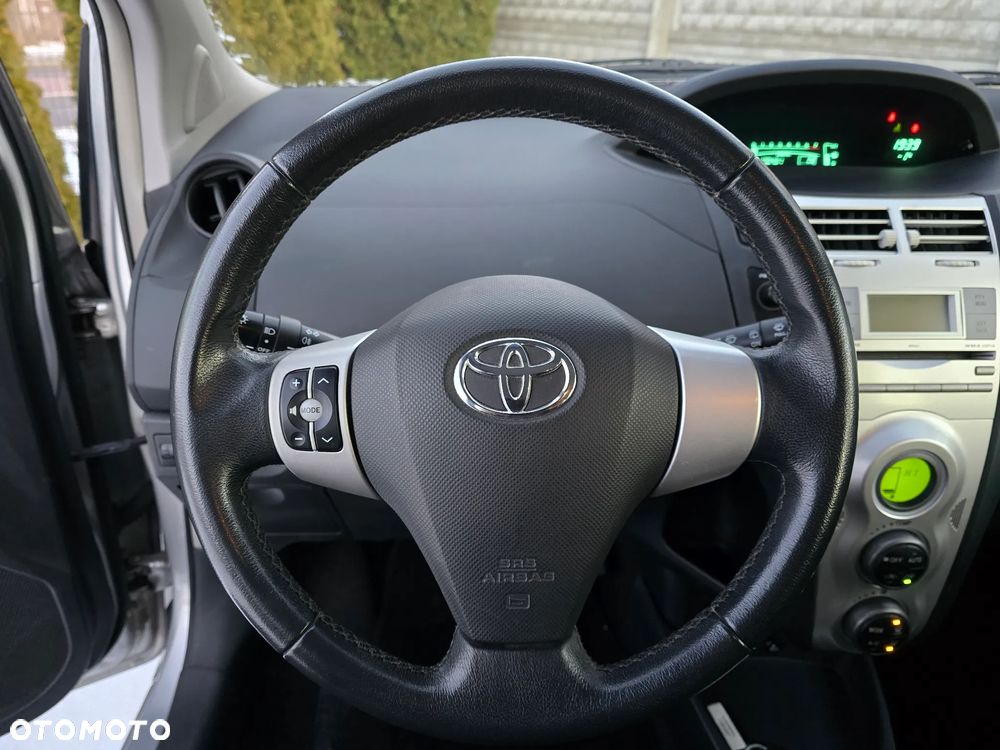 Toyota Yaris 1.3 VVT-i Multi Mode Executive - 18