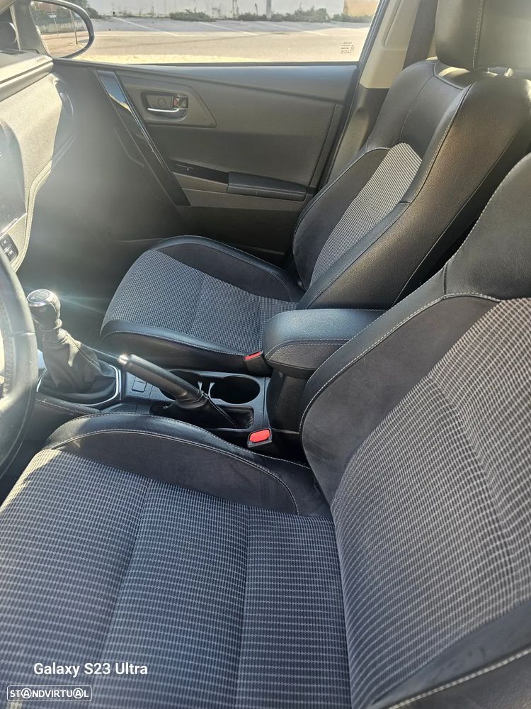 Toyota Auris 1.6 D-4D Exclusive+TSS - 5