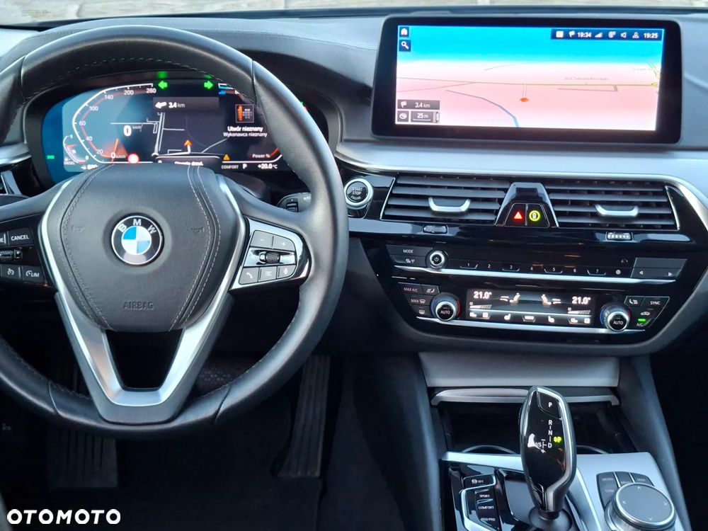BMW Seria 5 520d Touring - 17