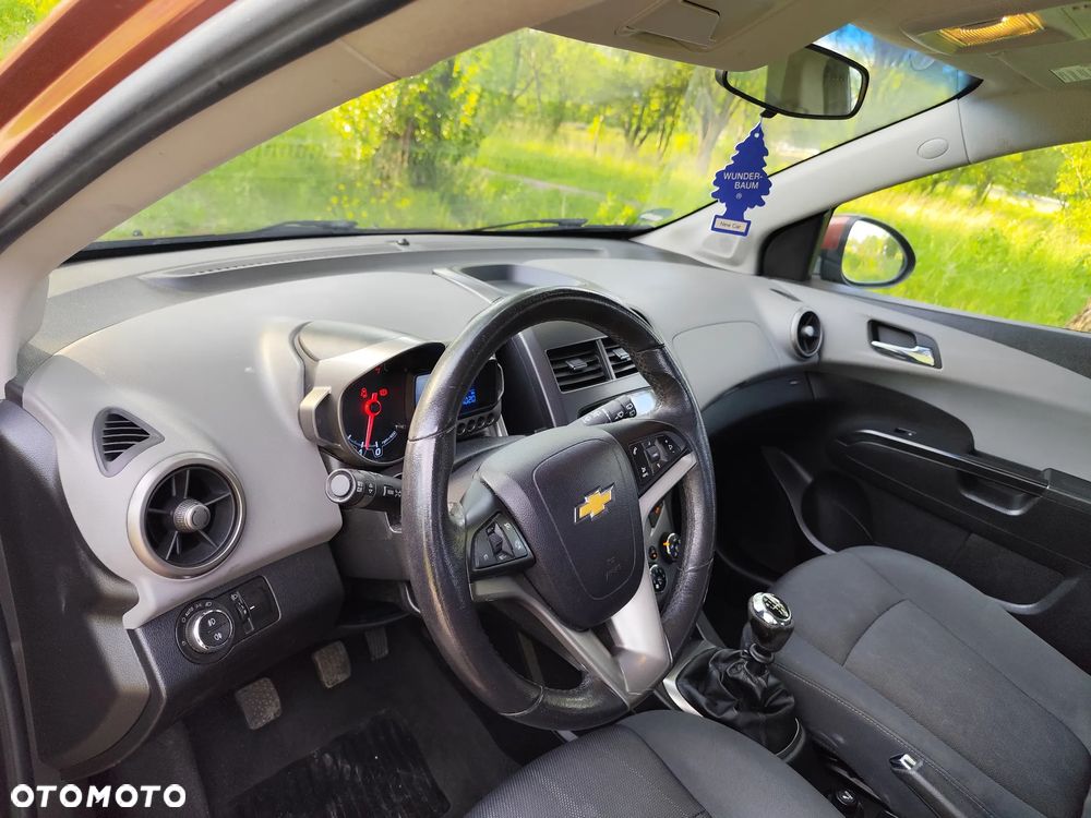 Chevrolet Aveo 1.6 LTZ - 27