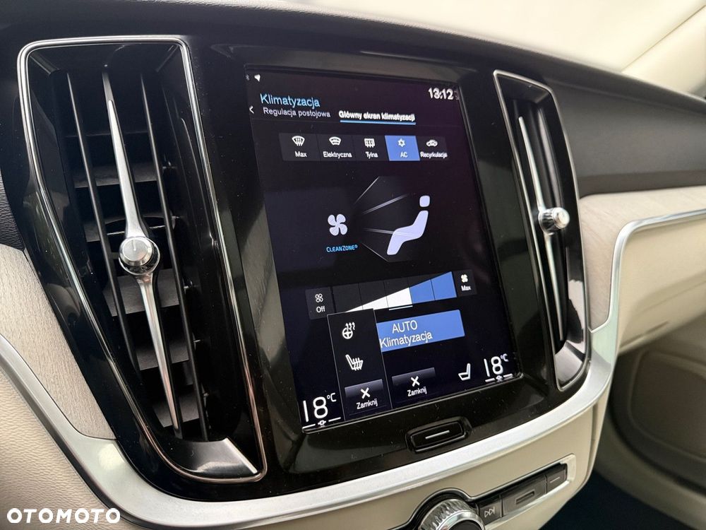 Volvo V60 Cross Country - 21