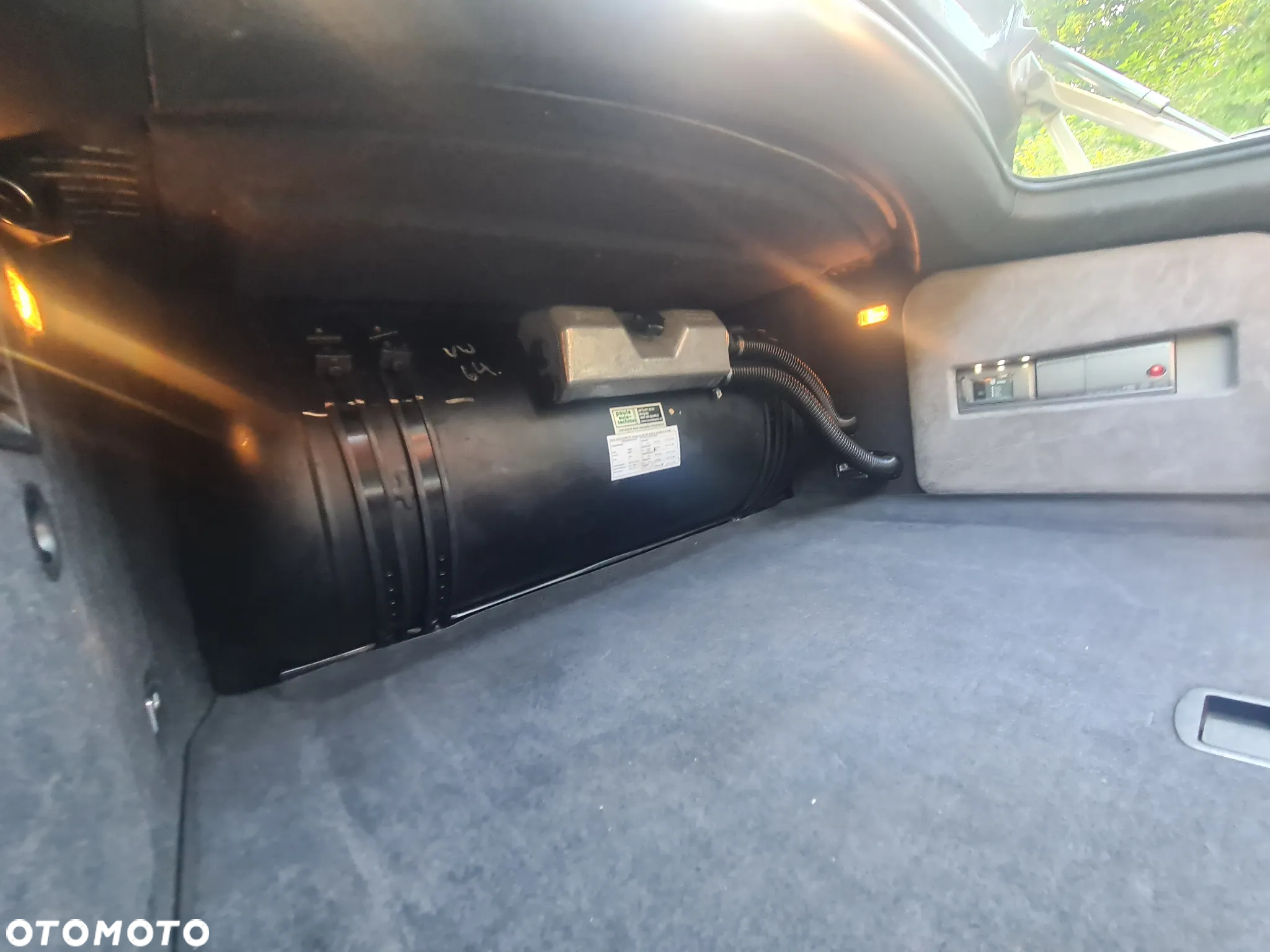 Volkswagen Phaeton 4.2 V8 4Mot L (4 os.) - 32