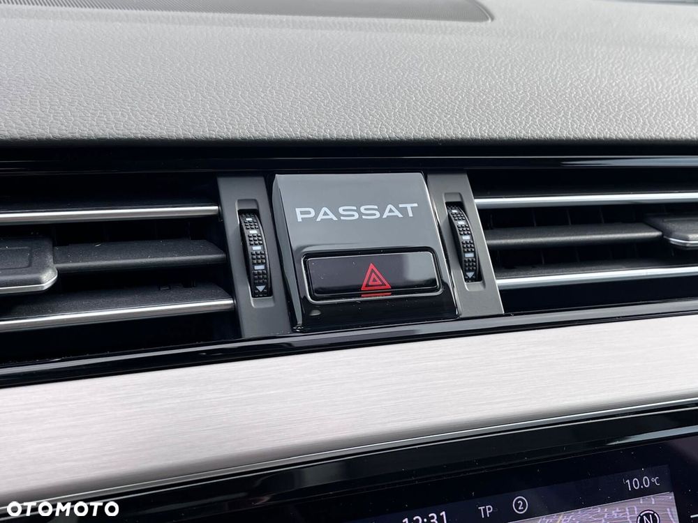 Volkswagen Passat Variant 2.0 TDI Elegance DSG - 23