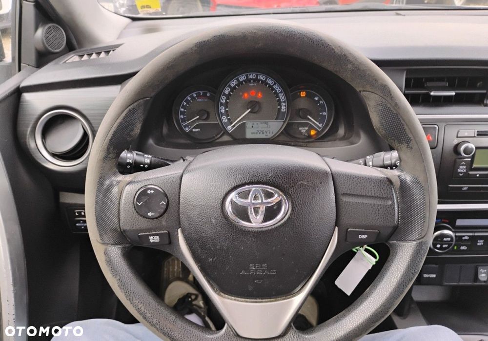 Toyota Auris - 12