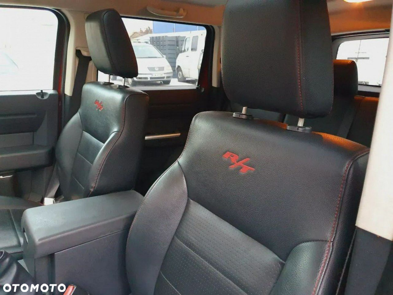 Dodge Nitro - 19