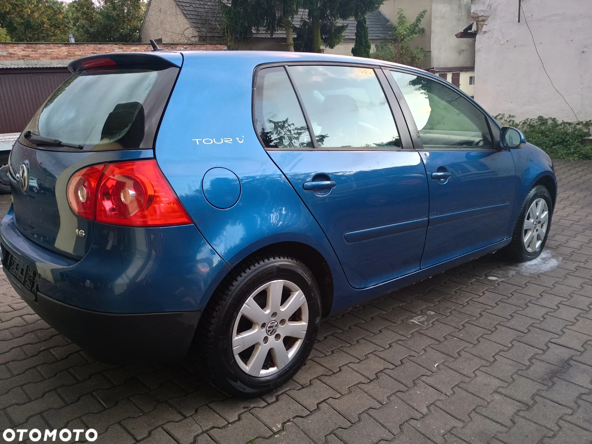 Volkswagen Golf - 6