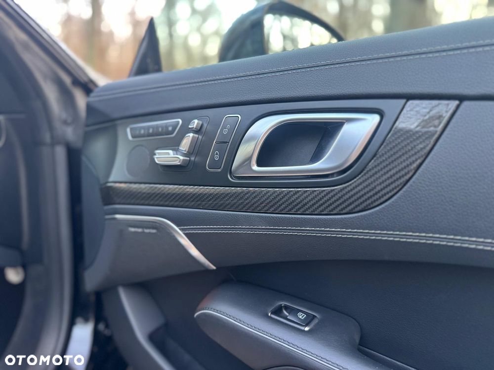 Mercedes-Benz SL 63 AMG AMG Speedshift MCT 7-Gang Sportgetriebe AMG Performance Package - 13