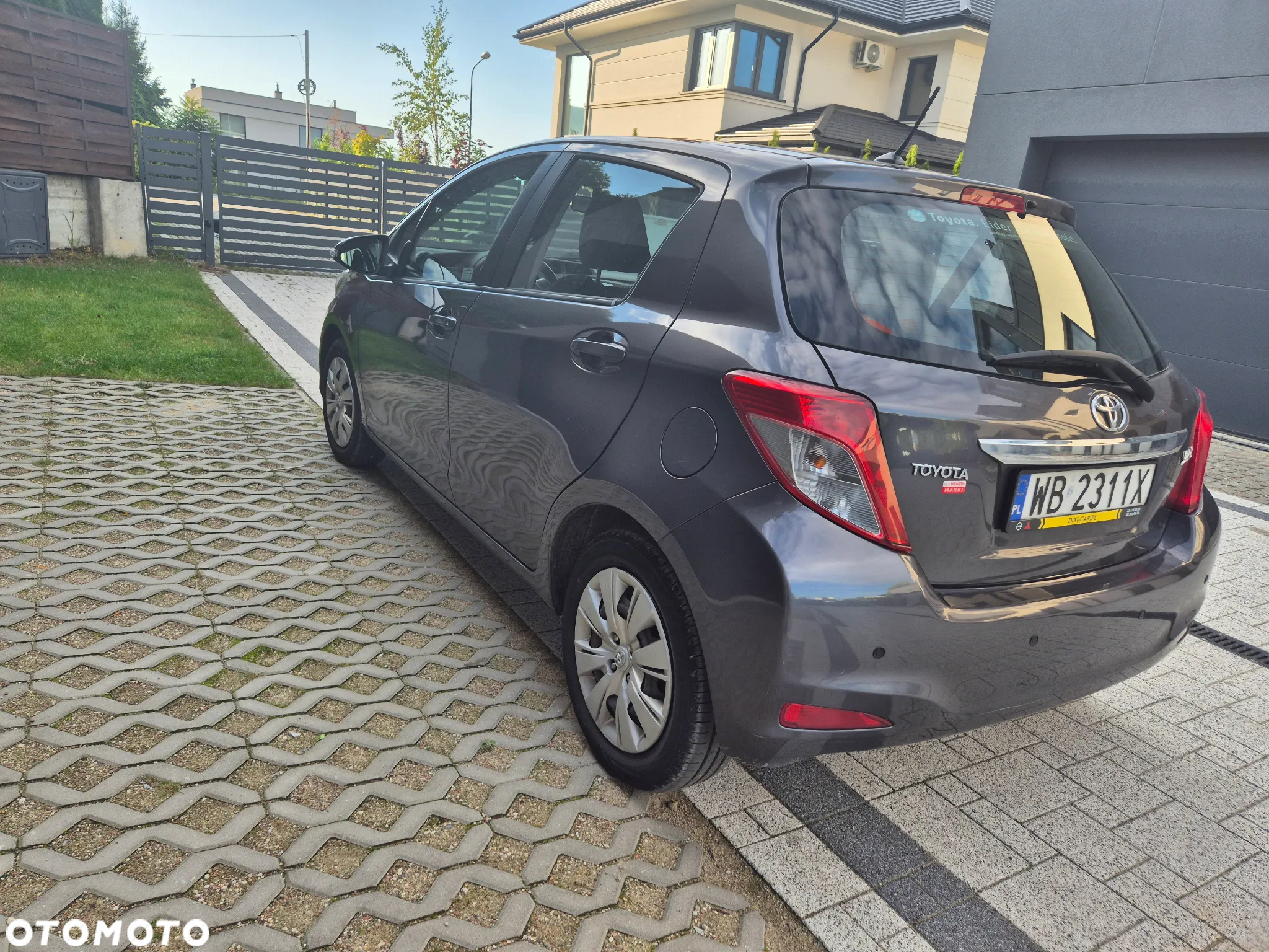 Toyota Yaris 1.0 Entry - 2