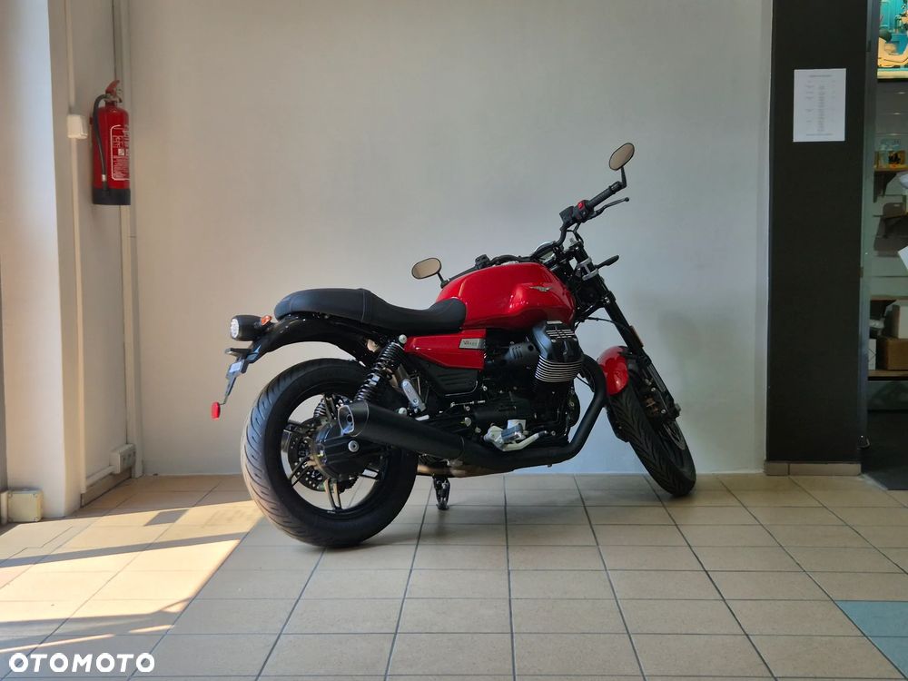 Moto Guzzi V7 - 7