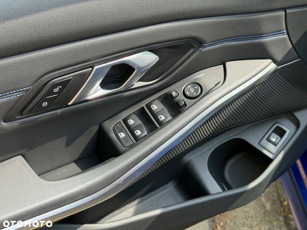 BMW Seria 3 330i M Sport sport - 26