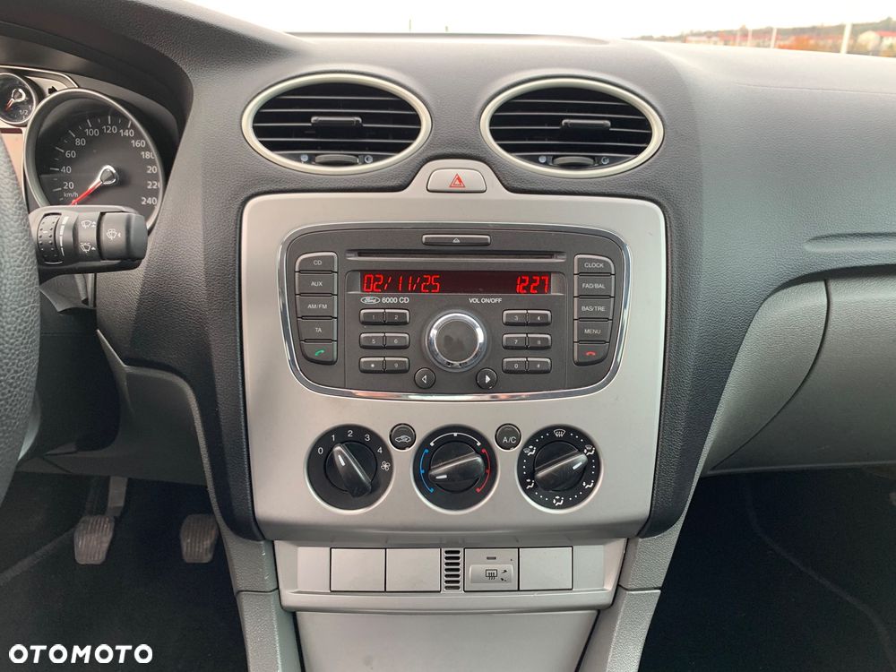 Ford Focus Turnier 1.6 TDCi DPF Trend - 12