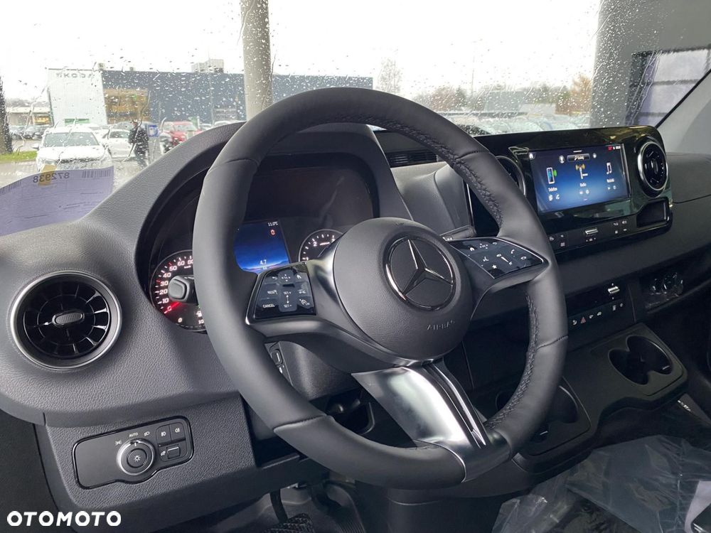 Mercedes-Benz Sprinter - 6