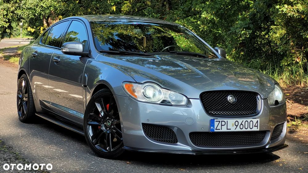 Jaguar XF 4.2 SV8 - 1