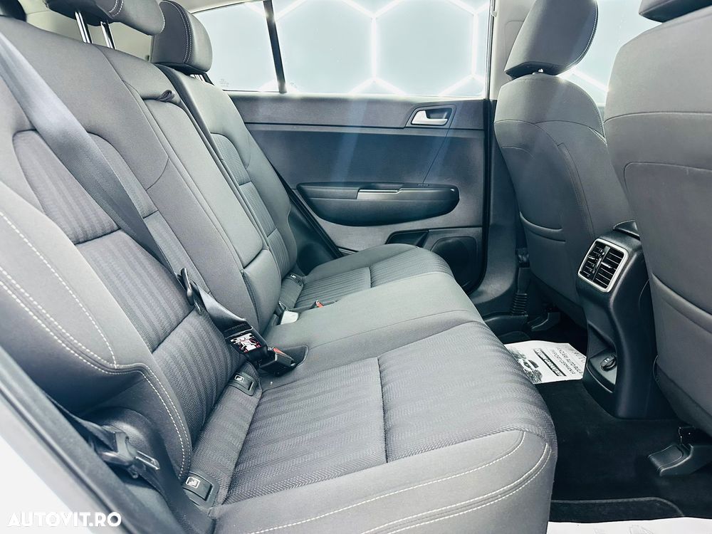 Kia Sportage 1.7 CRDI 2WD Attract - 8