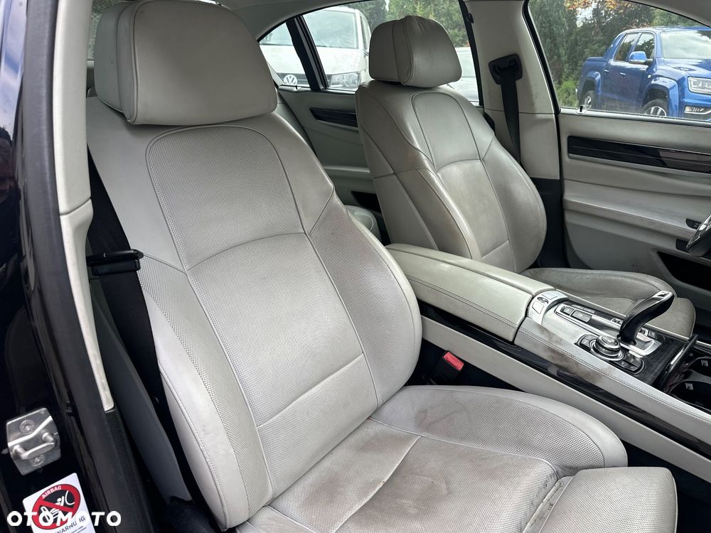 BMW Seria 7 - 31