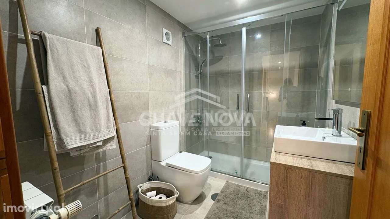 Editar imóvel - T2 Duplex Renovado com Terraço, Garagem Box e 3 WC - Grande imagem: 5/24