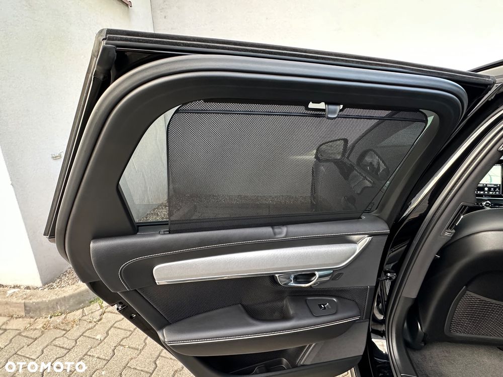 Volvo V90 T8 Twin Engine AWD R Design - 35