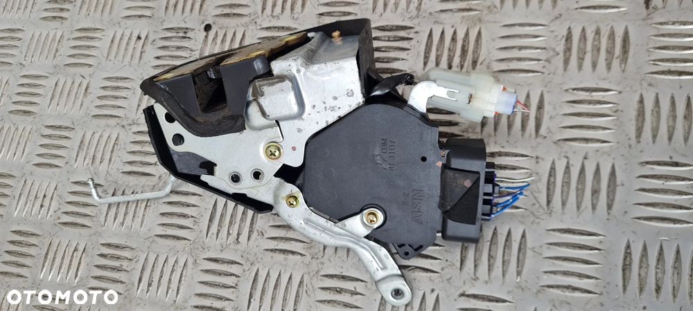 Toyota Rav4 II Zamek Klapy Bagażnika - 5