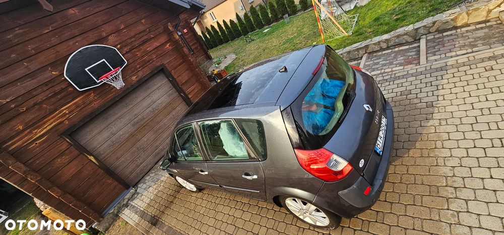 Renault Scenic 1.9 dCi Tech Run - 11