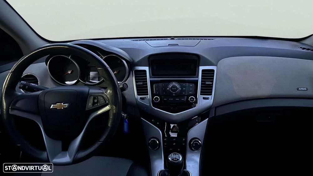 Chevrolet Cruze 1.6 LS - 12