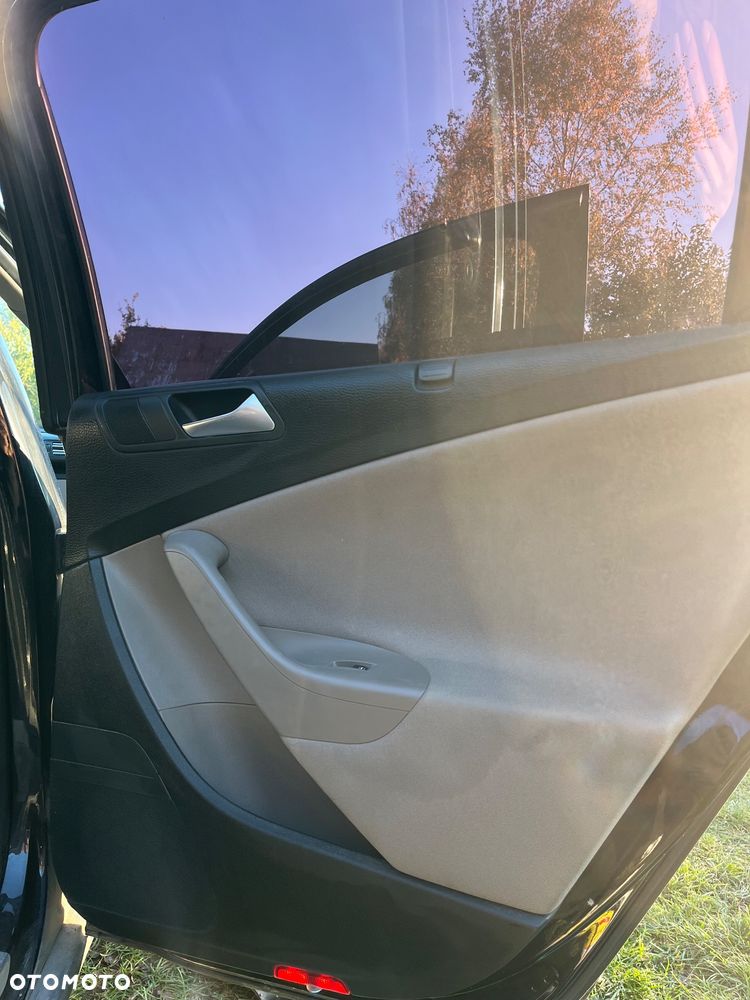 Volkswagen Passat 2.0 TDI DPF Comfortline - 12