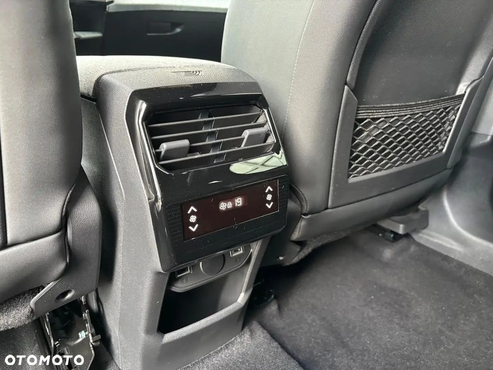 Peugeot 5008 1.2 PureTech mHEV GT S&S e-DCS6 - 12